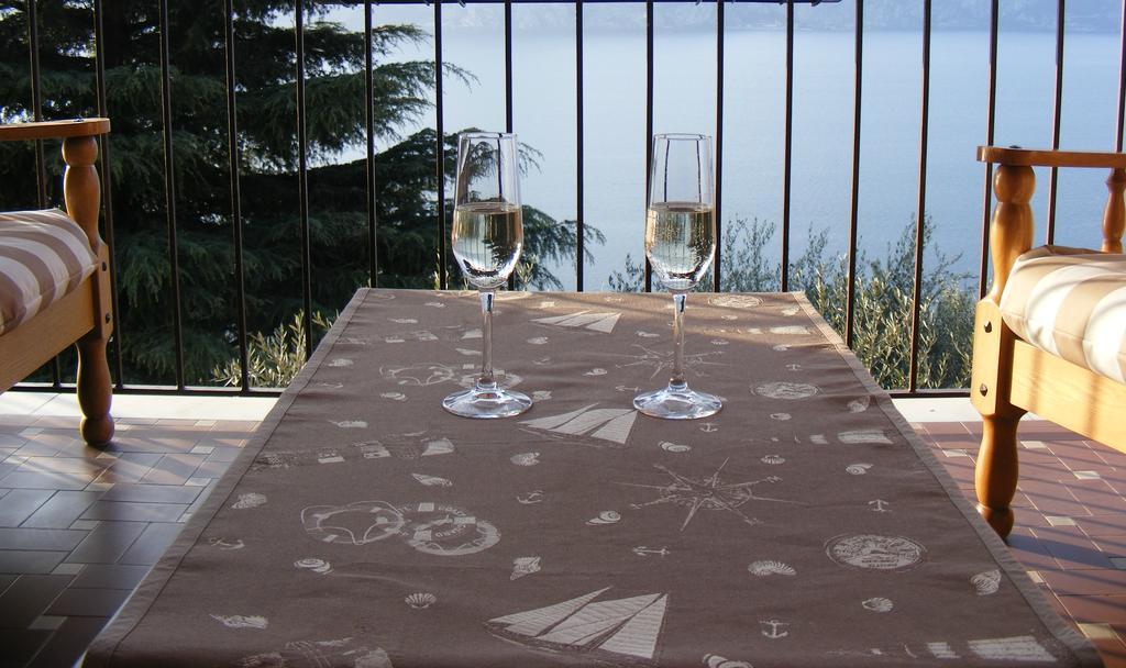 Casa Palmira Leilighet Brenzone sul Garda Eksteriør bilde